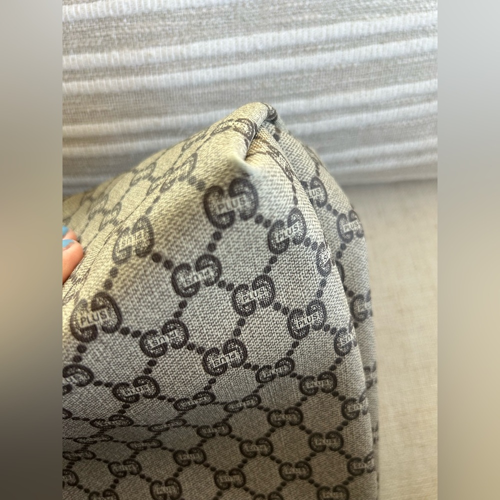 Gucci Beige Monogram Tote with Red and Green Handles - Picture 6 of 10